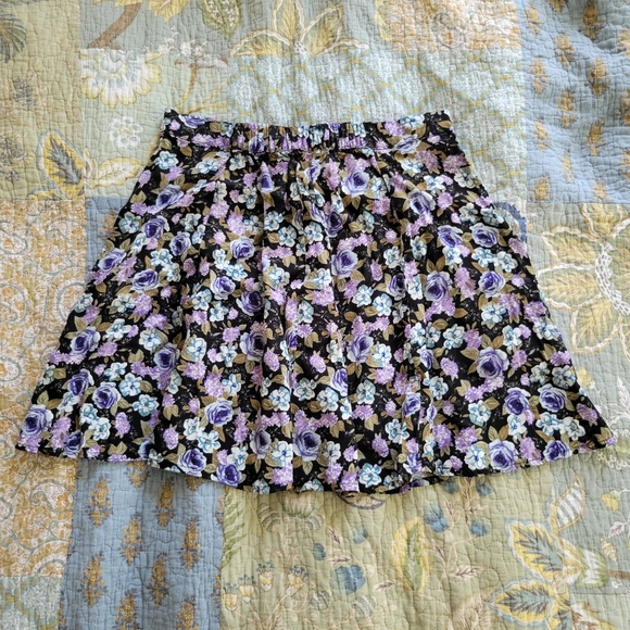 Forever 21 | Y2K Floral Button-Up Skater Skirt - Picture 4 of 6